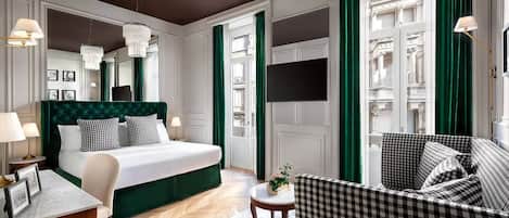 Down comforters, minibar, in-room safe, desk