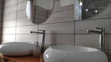 Family Room | Room amenity