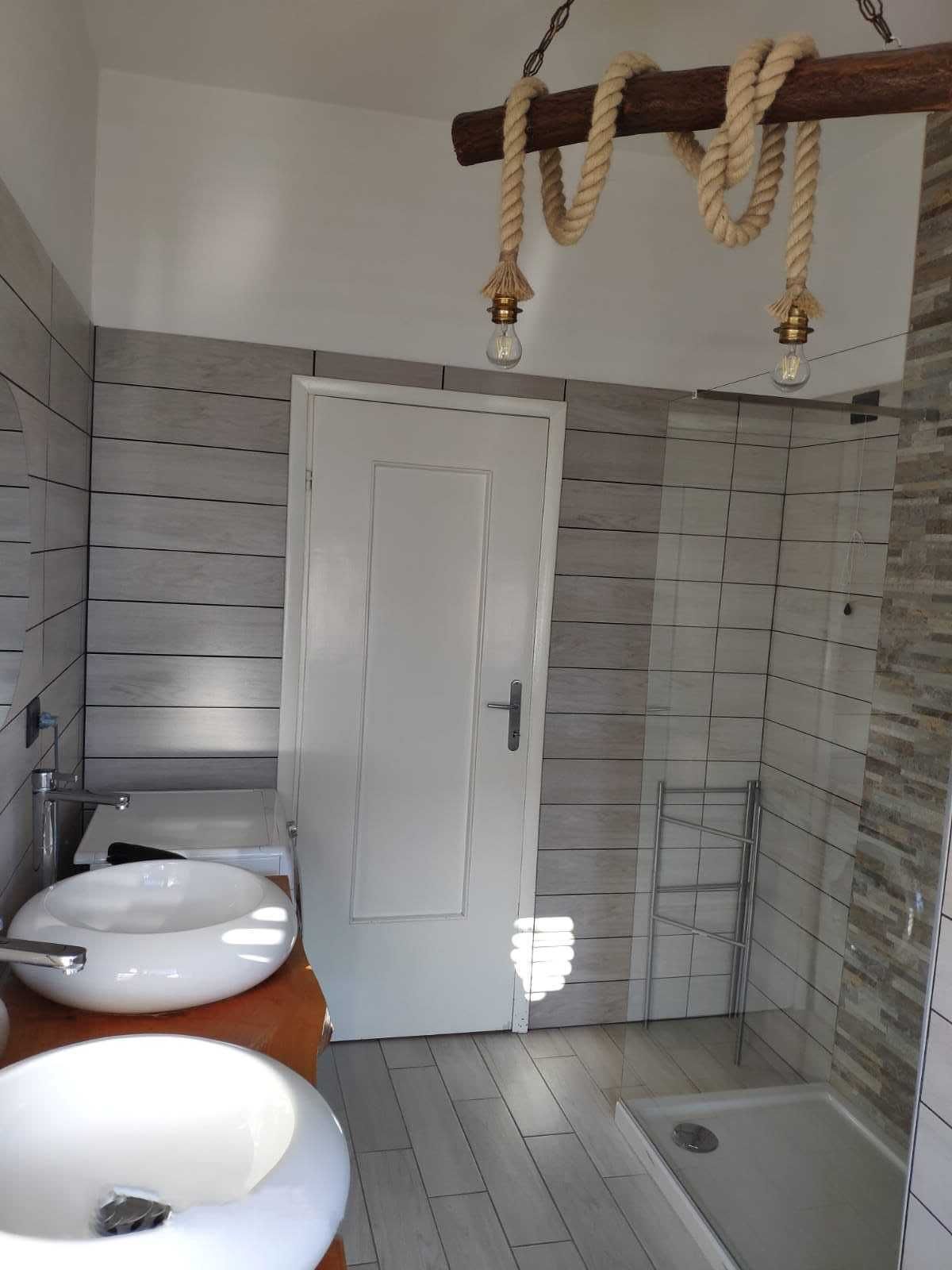 Camera familiare | Bagno | Doccia, asciugacapelli, bidet, asciugamani
