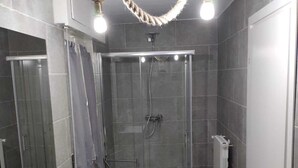 1. Double Room, Courtyard View, Ground Floor | Bathroom