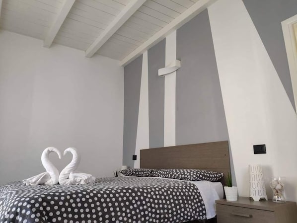 Chambre double, vue sur la montagne | Bureau, accès au Wi-Fi (inclus), décor unique, ameublement unique