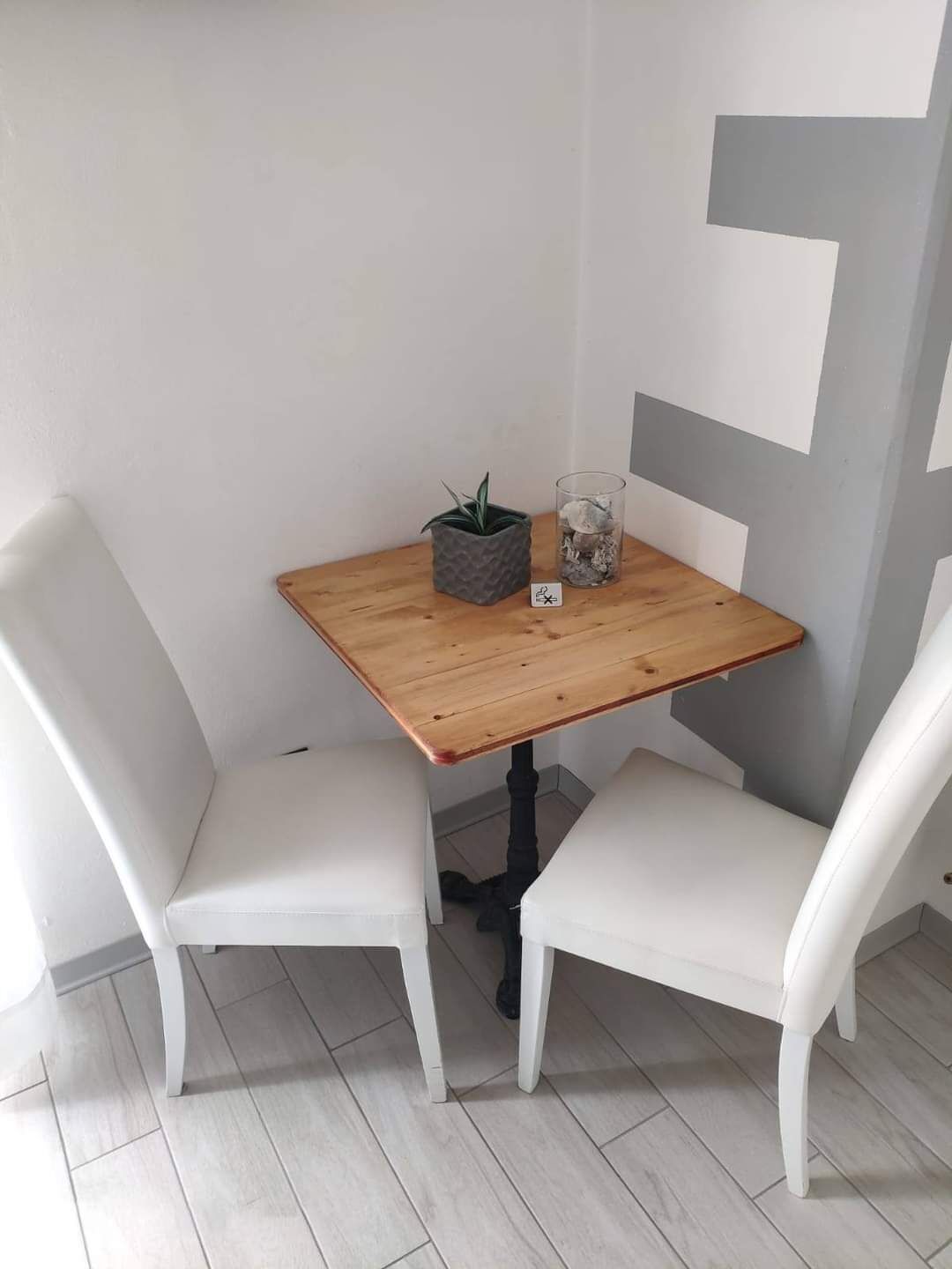 Doppelzimmer | Schreibtisch, kostenloses WLAN, individuell dekoriert