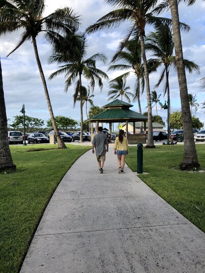 PARADISE AWAITS! LOVELY GROUND FLOOR UNIT!! RESORT AMENITIES!!! 5-STARS!!!!