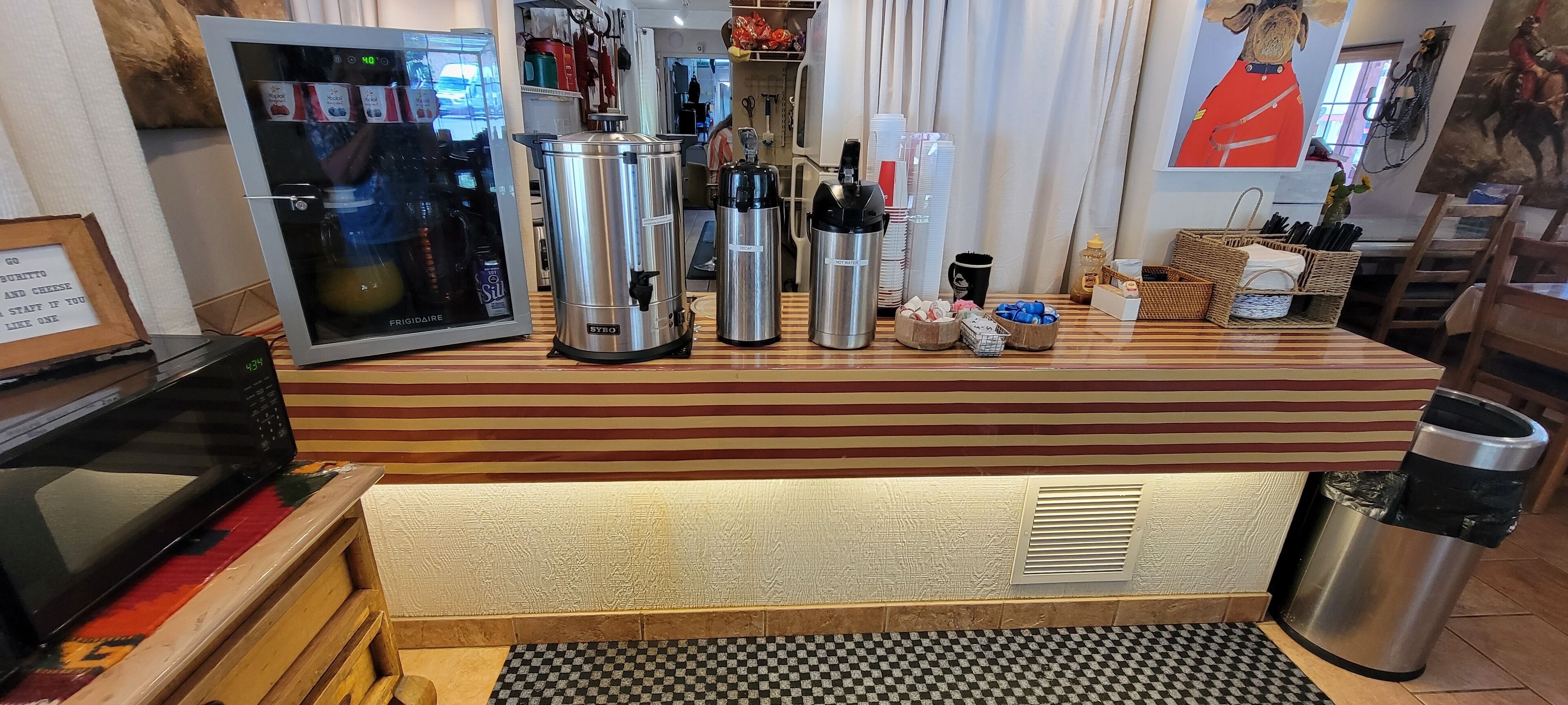 free daily continental breakfast