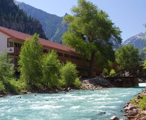 Exterior - Hot Springs Inn (Ouray)