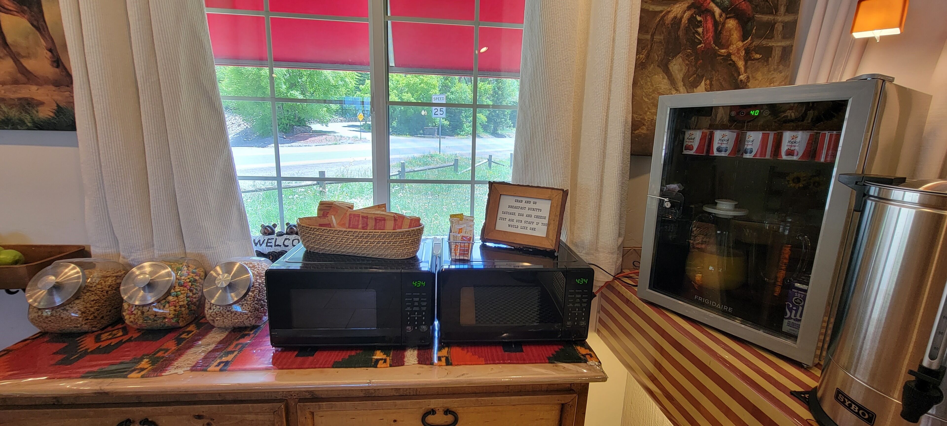 free daily continental breakfast