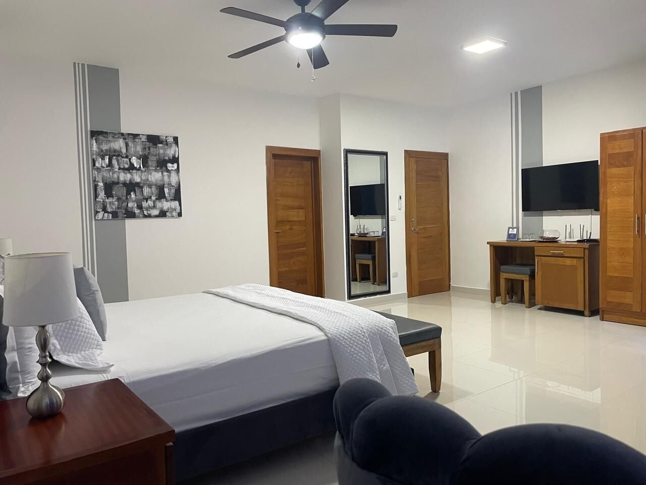 Deluxe Double Room, 1 King Bed, Courtyard View | Frette Italian sheets, premium bedding, down comforters, pillowtop beds