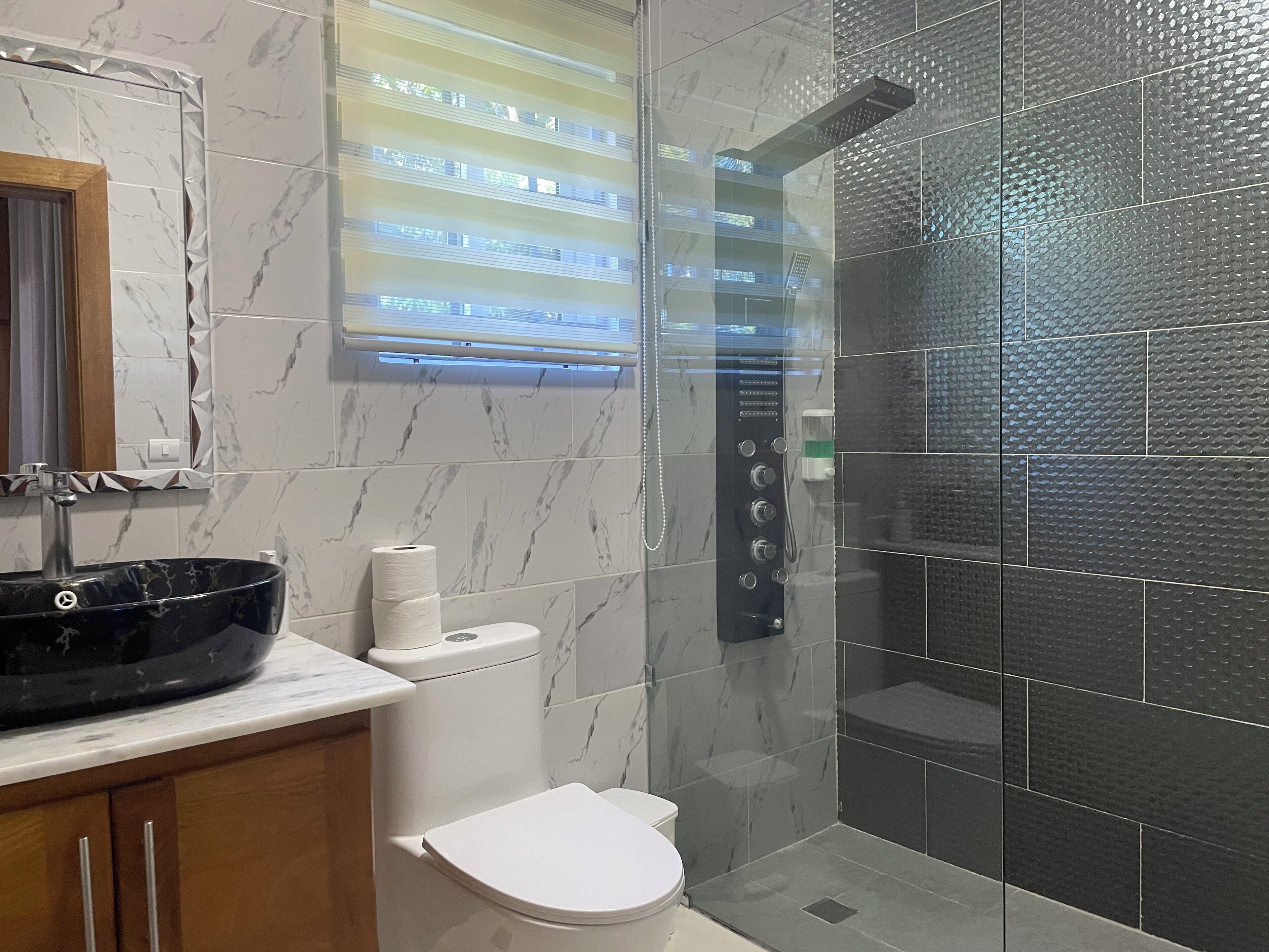 shower, rainfall showerhead, free toiletries, hair dryer