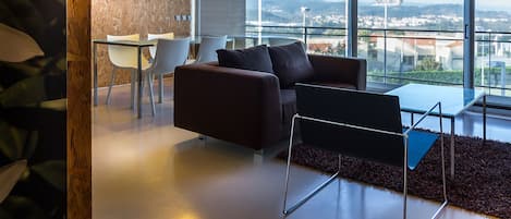 Plasma TV, DVD player