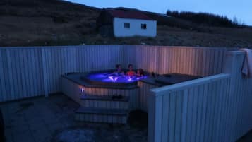 Private spa tub