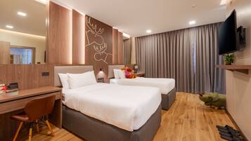 Premium bedding, in-room safe, desk, blackout drapes