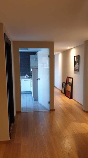 頂級公寓, 2 間臥室 | 起居區 | 32-吋平面電視、衛星頻道、電視