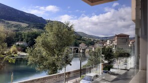 Interior - In godmother, three bright and cozy rooms in the city center, view Causses (Millau)