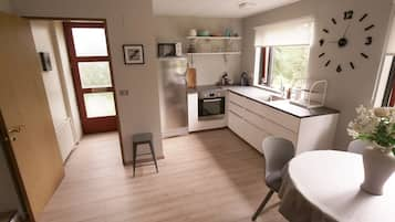 Apartment, 1 Bedroom | Private kitchen | Fridge, microwave, oven, stovetop