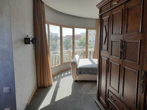 Apartment, 2 Bedrooms | 2 bedrooms, blackout curtains, iron/ironing board, cots/infant beds - Loft with a View (Casablanca)