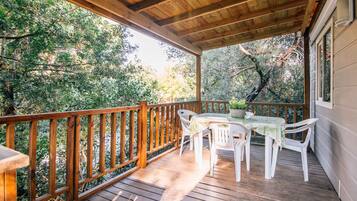 Eenvoudige stacaravan, 1 slaapkamer, patio (Small) | Terras