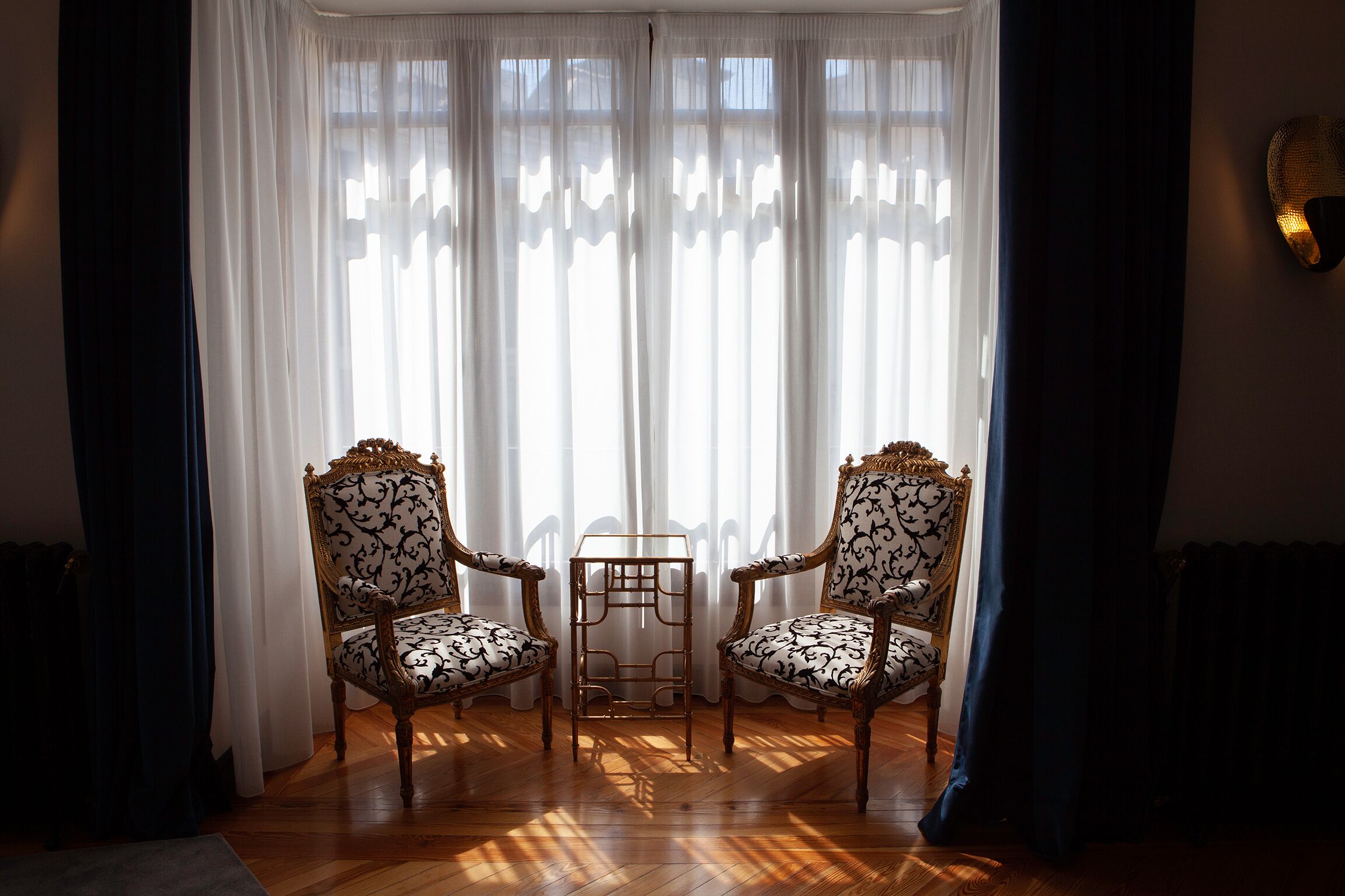 deluxe double room | 1 bedroom, minibar, in-room safe, individually decorated