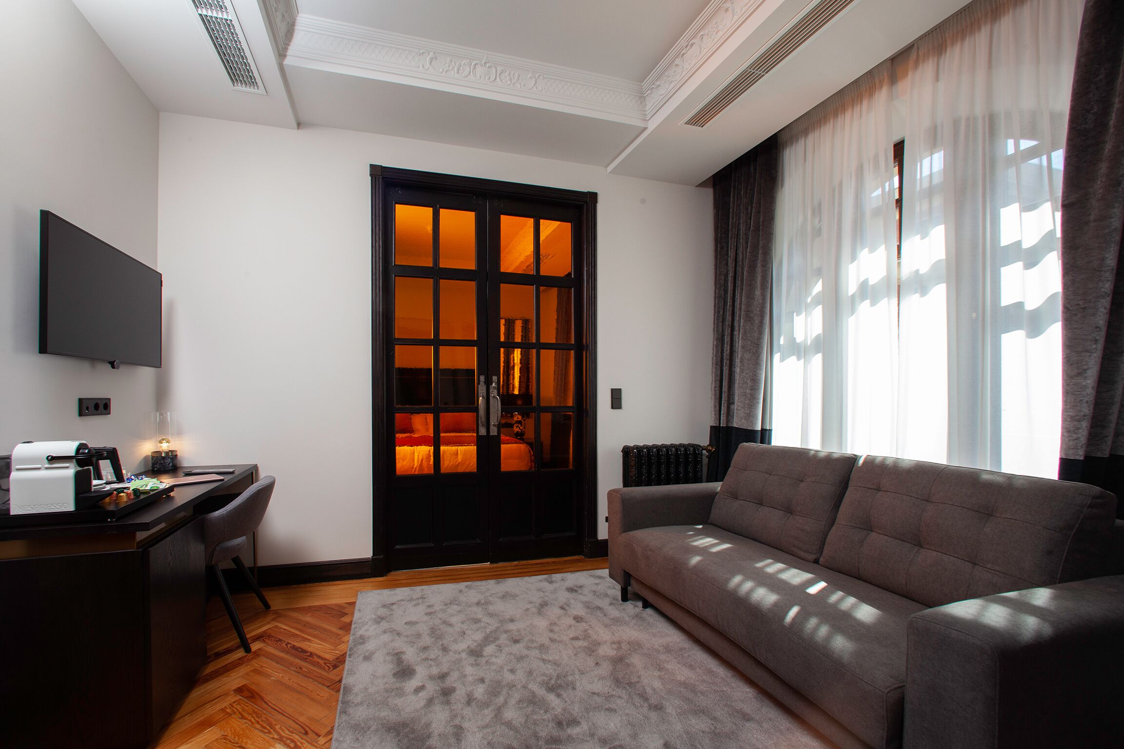 junior suite (2 adults and 1 kid) | 1 bedroom, minibar, in-room safe, individually decorated