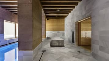 1 treatment room, massages