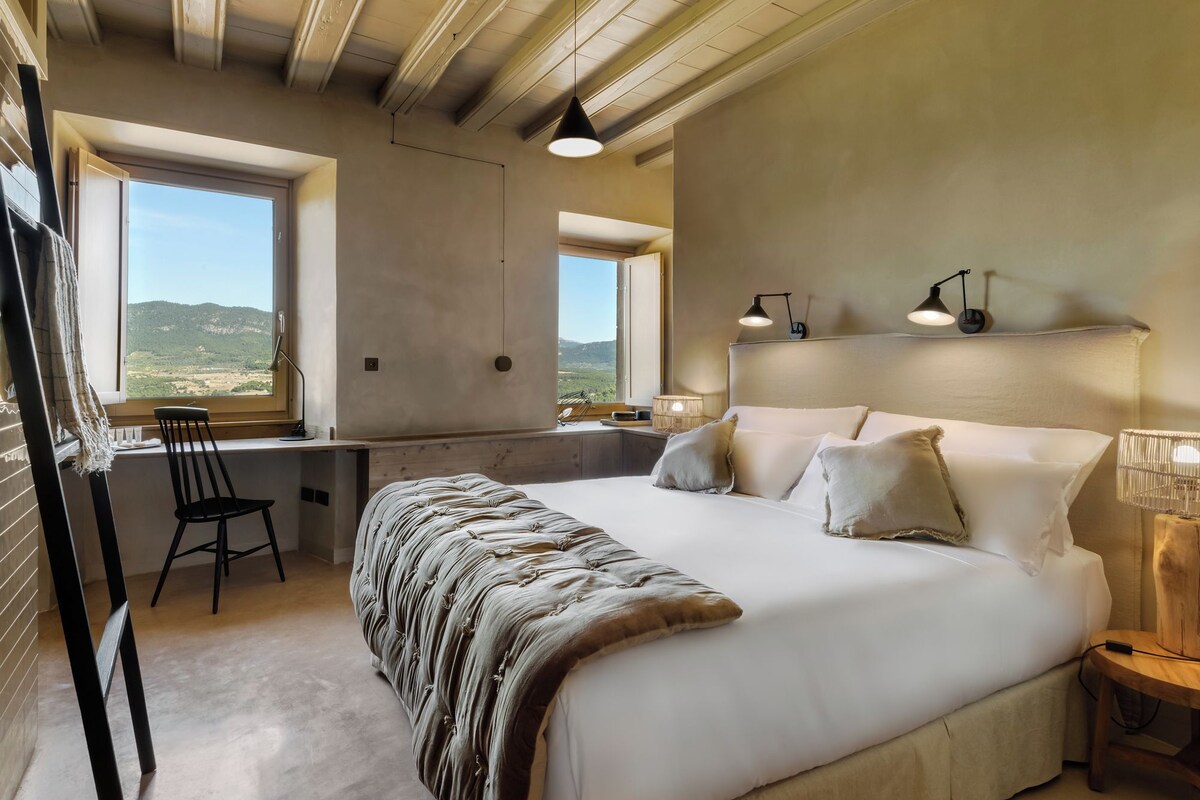 Superior Double Room, Mobility Accessible | Premium bedding, down comforters, minibar, in-room safe