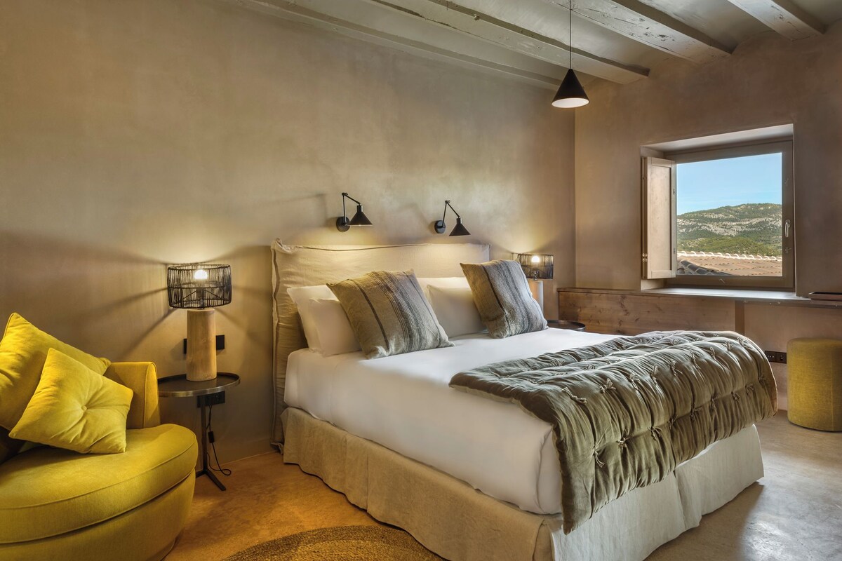 Superior Double Room, Balcony | Premium bedding, down comforters, minibar, in-room safe