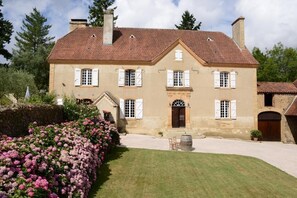 Front of property - A La Vie Douce - Maison Peyroy (Vidouze)