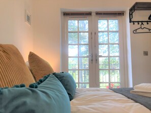 Cottage, privébadkamer, uitzicht op park | Uitzicht vanaf balkon