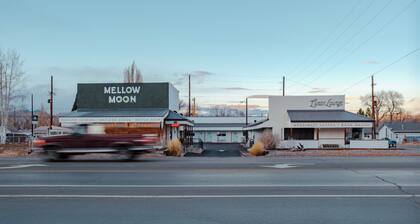 Mellow Moon Lodge