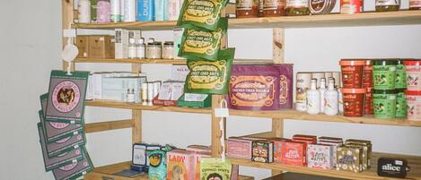 Alimentos y bebidas
