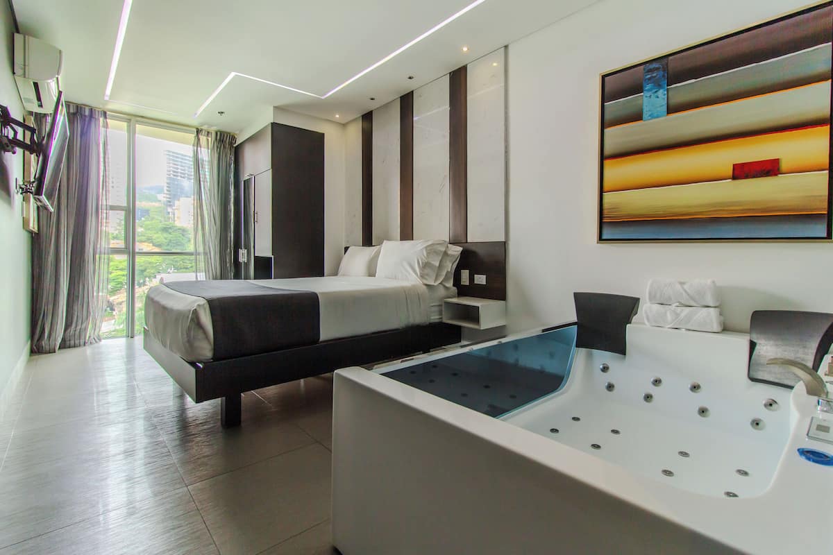 4 bedrooms, in-room safe, individually decorated, individually furnished