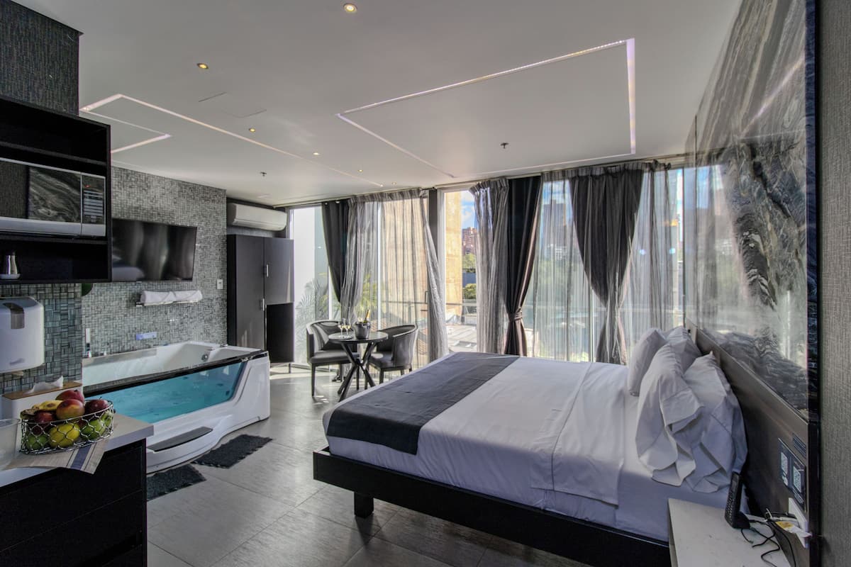 4 bedrooms, in-room safe, individually decorated, individually furnished