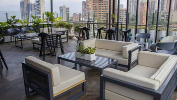 Tempat makan outdoor