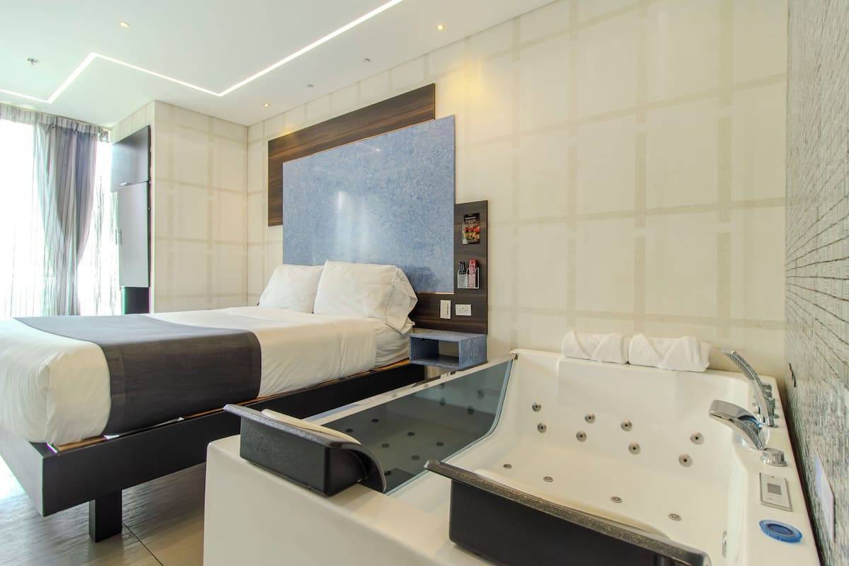 4 bedrooms, in-room safe, individually decorated, individually furnished