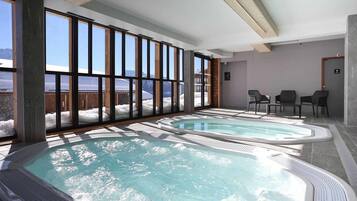 Bain à remous intérieur