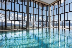 Indoor pool, lifeguards on site - Hôtel Alparena & Spa (Montvalezan)
