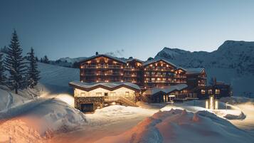 Boendets fasad - kvÀll/natt