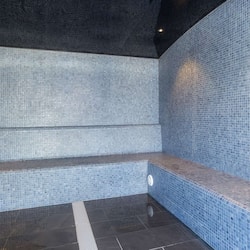 Sauna, bilik wap, rawatan badan, balut badan, lulur badan, rawatan muka