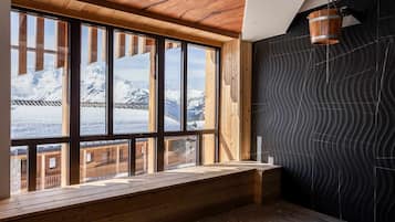 Bastu, Ängbastu, kroppsbehandlingar, kroppsinpackningar och kroppsskrubb