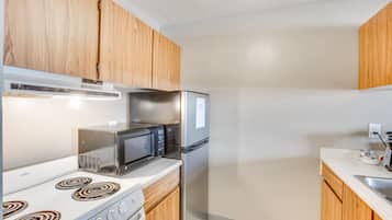 Junior Studio Suite | Private kitchenette