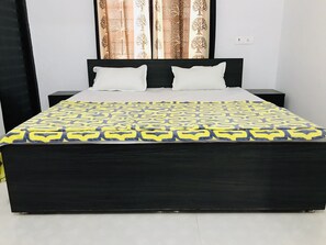 Desk, free WiFi - Laj Villa (Fazilka)