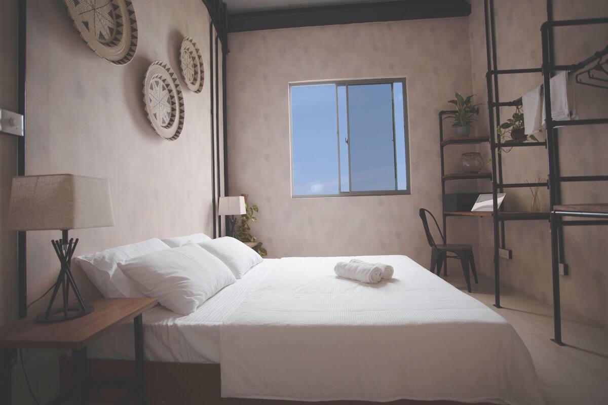 Phòng đôi Tiêu chuẩn | Nệm cao su hoạt tính (memory foam) 