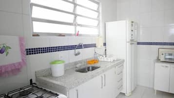 Frigorífic, microones, forn i placa de cuina