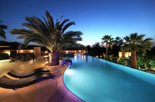 Luxury~Dreamy~Private |Rancho Relaxo Sha| Spacious Pool, Tennis Court, Horses.