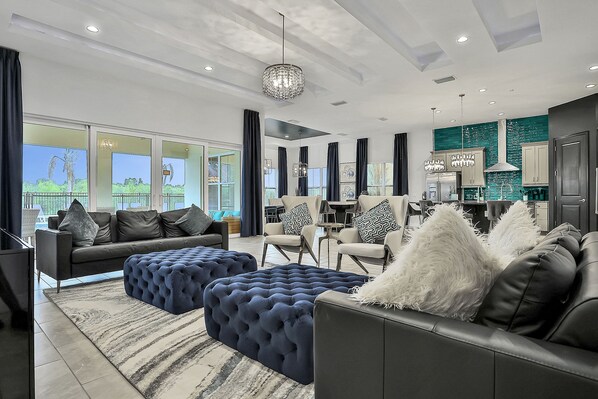 تلفزيون ذكي، ألعاب فيديو، كرة قدم الطاولة