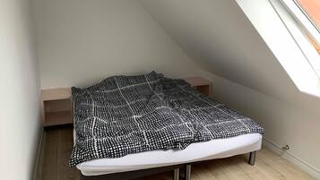 Family Apartment | Free WiFi, bed sheets