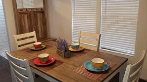 Dining - Less than 8 minutes to Disney's Animal Kingdom (Winter Garden)