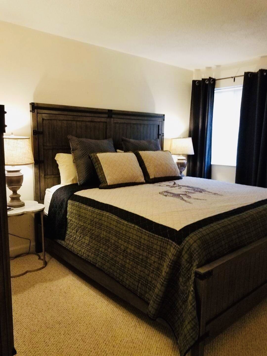 NOV SPECIAL-Book 3 nights get the 4th night FREE! The Mountains are Calling YOU!