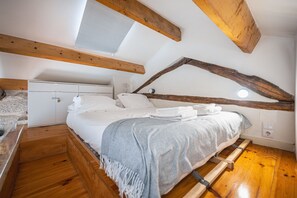 1 bedroom, iron/ironing board, free WiFi, bed sheets - Bonjardim City Flats - Relaxing Terrace (Oporto)