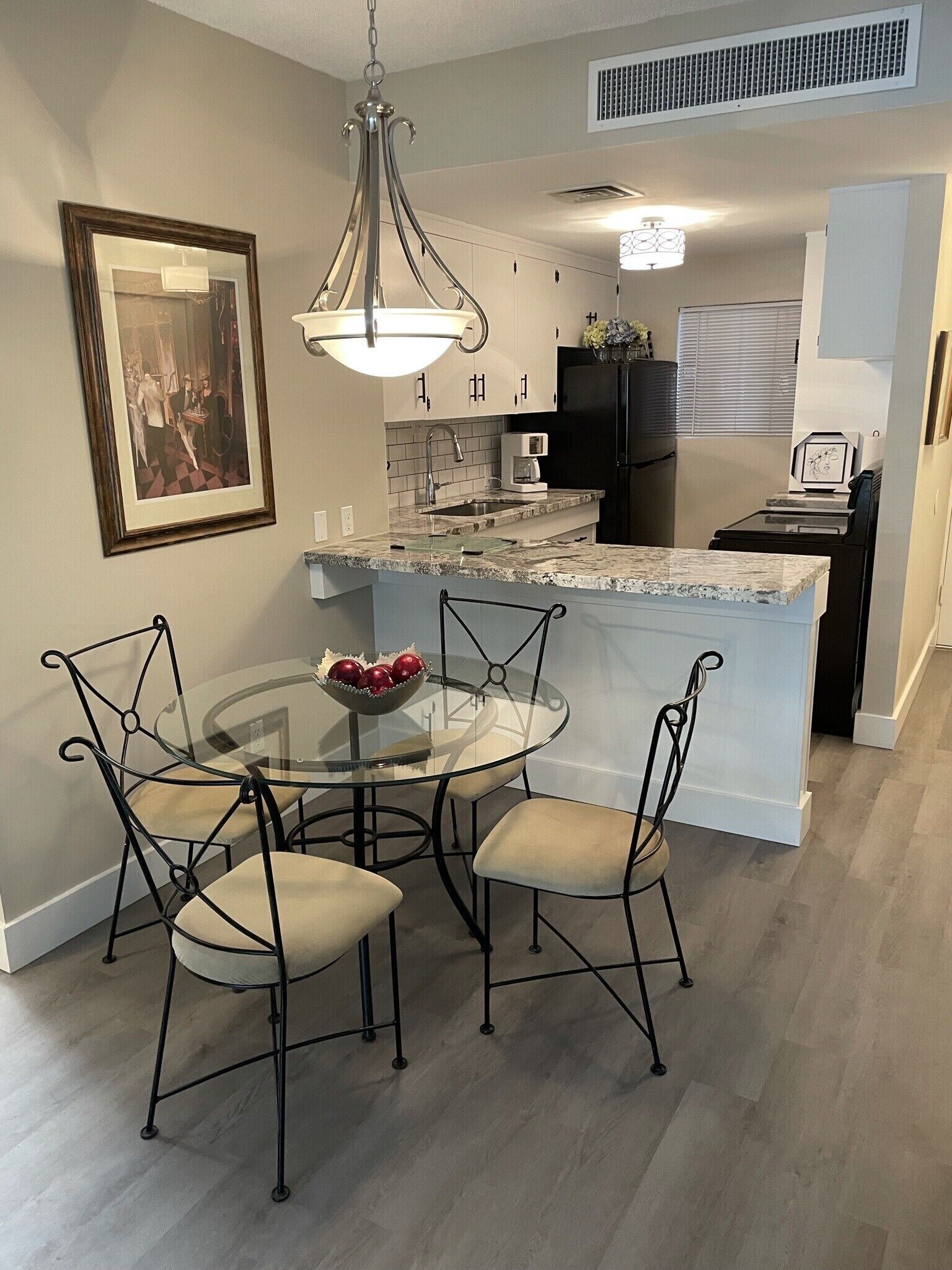 NEW!!!! Scottsdale just seconds away from Old Town!!! Views of Camelback!!