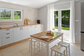 Fridge, microwave, oven, stovetop - VILLA ROKO with 4 bedrooms, 32sqm heated pool, playground,  8 persons (Tugare)